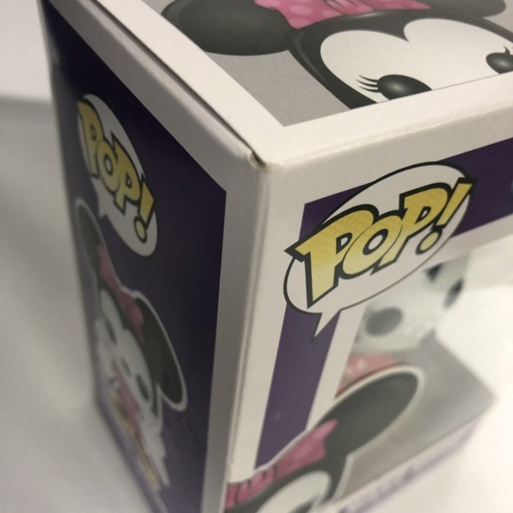 Funko Pop! Disney Minnie Mouse (Red Dress) #23 - Picture 3 of 5